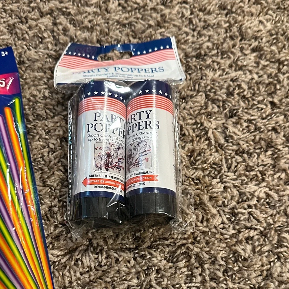 Glow Party Set with Colorful Bracelets and Poppers
